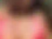 Ven, deja que te provoque con mis labios rojos envueltos alrededor de este gran puro cubano. Te provoco con mi vestido de látex rojo mientras te echo humo en la cara. Te doy un pov de mis tetas 34j mientras te echo humo en la cara.