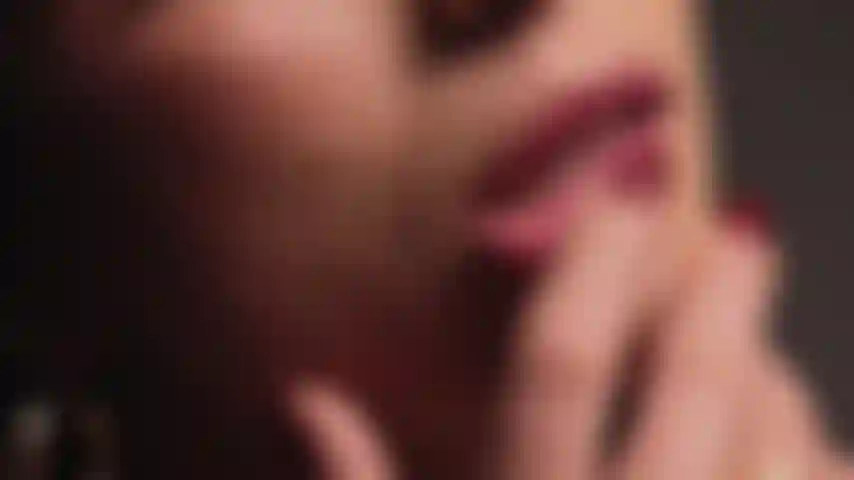 I invite you to look without censorship at what my body wants to say