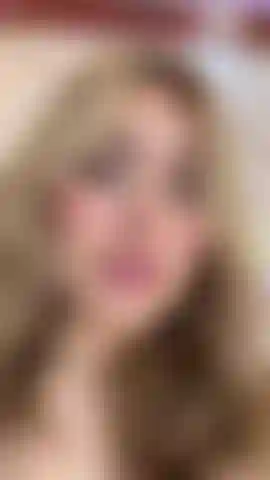 Ven a verme follar mi coño mojado para ti.