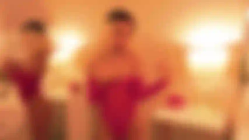 Red sensual, come on some fun!