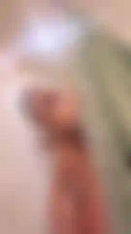 ¡Este exclusivo video de ducha solo está disponible por tiempo limitado – una vez que desaparezca, ¡se acabó! ¡Completamente desnuda, vistas de cerca! No pierdas tu oportunidad de acompañarme en la experiencia de ducha más caliente y mojada de streamate. ¿Lista para mojarte conmigo? ¡Asegúrate de darle "me gusta" si te hizo correrte!