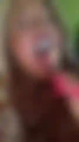 Candy sucking a lolly