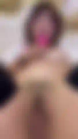 Mi juguete rosa es muy travieso, quiero que lo uses.