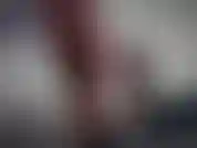 Punto de vista de mis pies de cerca. Mira mis pies de porcelana delgados talla 9 con uñas rojas crujir, extenderse y moverse para ti mientras te doy un poco de joe al mismo tiempo.