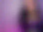 Fumo cigarro en tu cara mientras te doy joi.