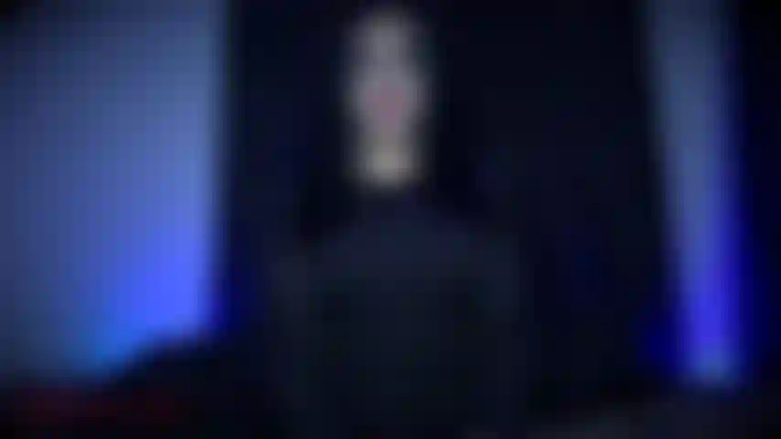 Adorando el culo de la diosa gótica con joi y cuenta regresiva de semen.