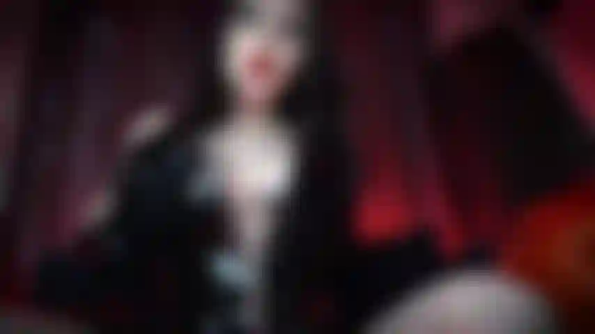 Reina negra, adoración del cuerpo, música joi: sangre fresca. Mp3.