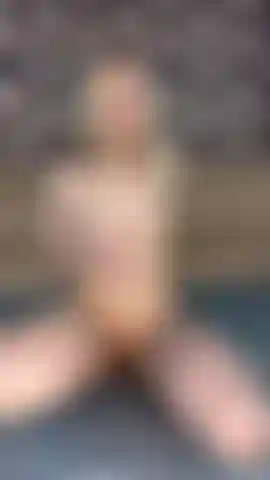 Y en lugar de mis dedos, sueño con tu polla.