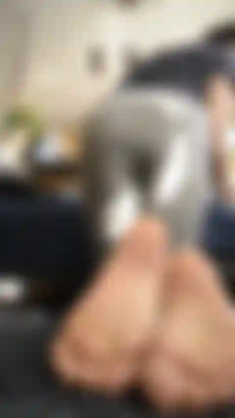 Culo y plantas arrugadas, pies maduros.