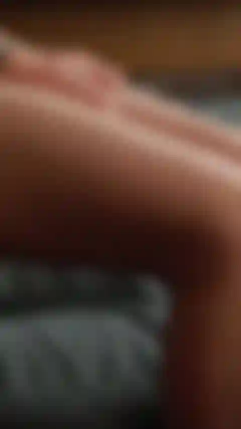 Tacones abiertos y medias de nailon transparentes, milf cuelgan.