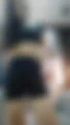 Quitándome mi sexy ropa de tren para ti.