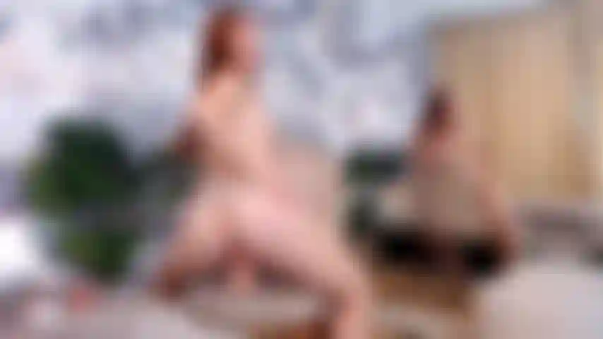 Cabalga rápido frente al espejo antes de un fuerte orgasmo... Tú también corres duro.