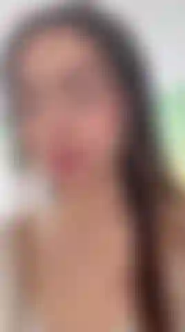 Mis labios y mi boca te están esperando en mi habitación.