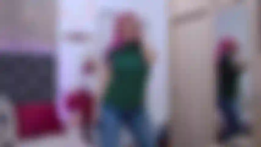 Sexy jeans y striptease.