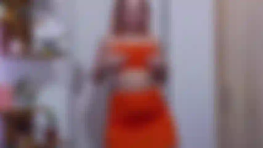 Masturbándome en silla.