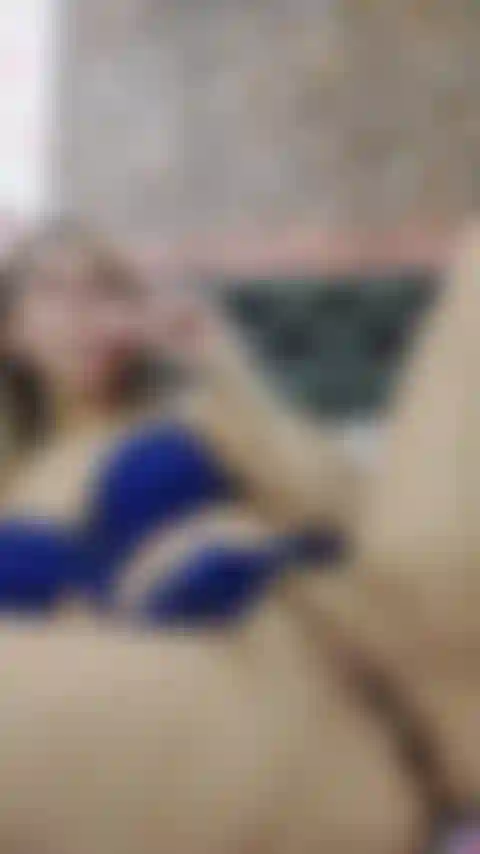 Disfrutando de mi coño.