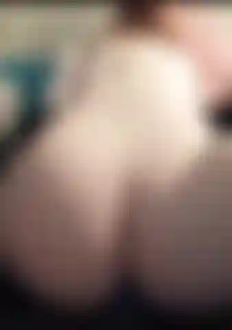 Who wants to watch my cum drip down on the toy??