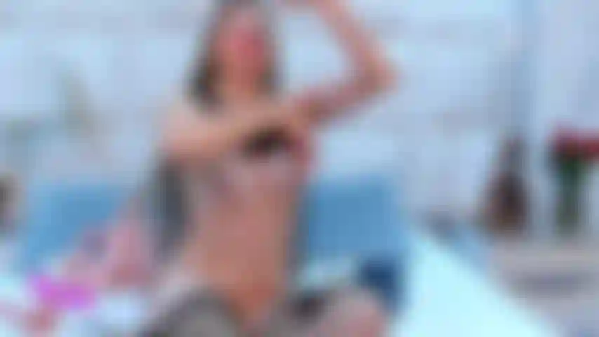 Enseñar tetas y saliva follada con vibraciones y deliciosos gemidos.