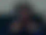 Mírame jugando en la cama de invitados! Veo todo desde arriba mientras me burlo y me corro!