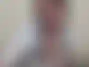 Mira que miserablemente caliente estoy en esta ola de calor! Lo único que me hará sentir mejor es verter agua fría sobre mis enormes tetas y luego provocarte! Disfruta!