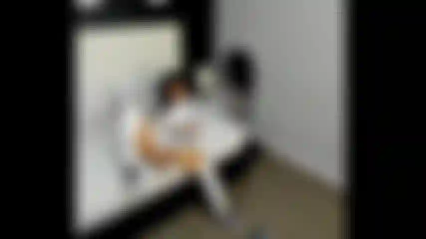 Chupando tu polla negra.