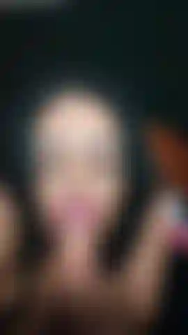 Mamada sorbida con diversión que hace llorar los ojos.