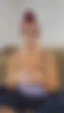 Ha pasado tanto tiempo desde que usé mi consolador gordo de 10 pulgadas para estirar mi coño! Me siento en él, lo monto y hago vibrar mi clítoris mientras me corro (buena cara y vista de tetas colgantes), luego me acuesto, me follo y me corro por segunda vez. Audio!