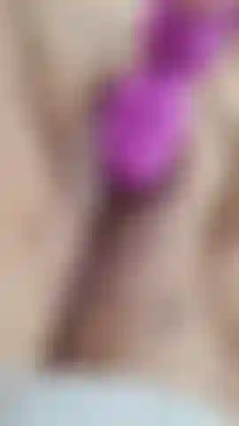 A veces una chica solo necesita captar su vibra y correrse, especialmente después de pasar un día entero haciendo nuevos clips. Mírame correrme agradable, rápido y fuerte y mira si puedes correrte tan bien como yo (¡audio!).