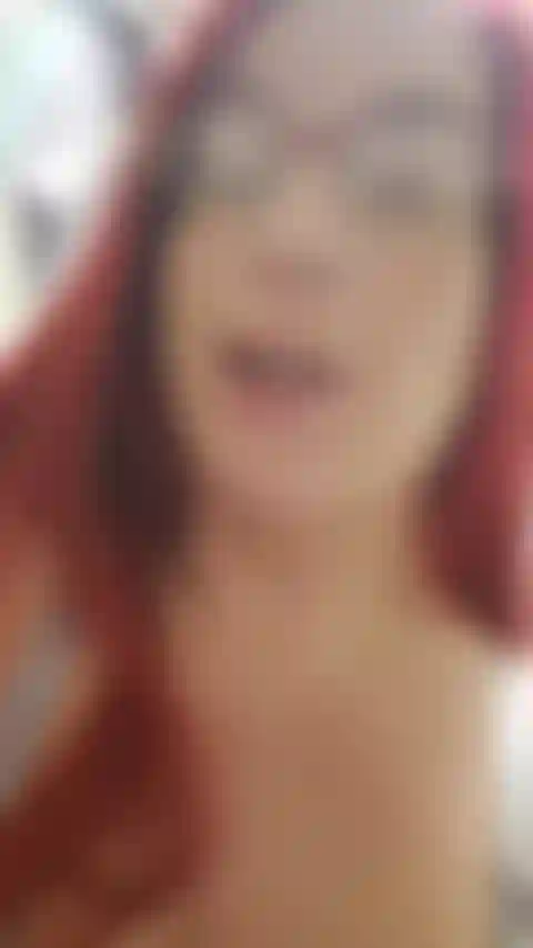 Hablo de mis areolas, tamaño/cambios/etc mientras estoy más avanzada en mi embarazo, hablo de por qué me quité las perforaciones en los pezones y otra información: ¡audio!