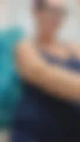 Mi barriga ya es enorme, pero pensé que sería un experimento divertido inflarme aún más con refresco y ver qué tan grande e hinchada podía llegar a ser mientras lanzaba toneladas de eructos retorcidos. ¡Mírame mostrar mi enorme barriga y eructar! 38 Semanas.