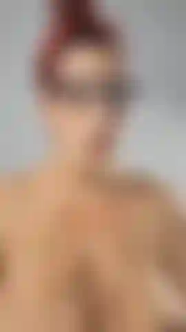 Estoy tan desesperada por que termine el embarazo porque estoy cansada y dolorida todo el tiempo, ¡se me ocurrió el plan perfecto! Te ruego que me folles hasta el parto y te sigo diciendo cuánto quiero que te corras dentro de mí una y otra vez. Video de consolador squirting. 38 Semanas.