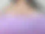 Chorreando una tonelada de leche de mis tetas llenas de leche y primeros planos de chorreando leche y lamiendo y saboreándola. :).