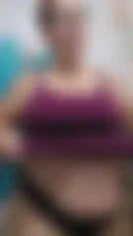 Chorreando leche y haciendo un desastre mientras uso mi vibrador para hacerme correrme. Chorreo leche por todo mi coño y mi vibrador y me masturbo con él y edge hasta que tengo un gran orgasmo muy necesario. ( Audio!).