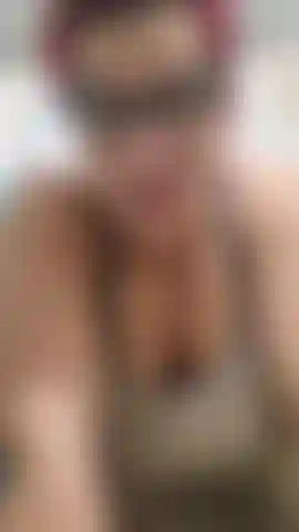 Me enviaste un video de tu esposa montando una polla, no me impresiona. Te muestro cómo se ve cuando una mujer real como yo monta tu polla y ¡cuánto mejor te haría correrte si fuera yo quien montara tu polla y no tu esposa! 34 Semanas!