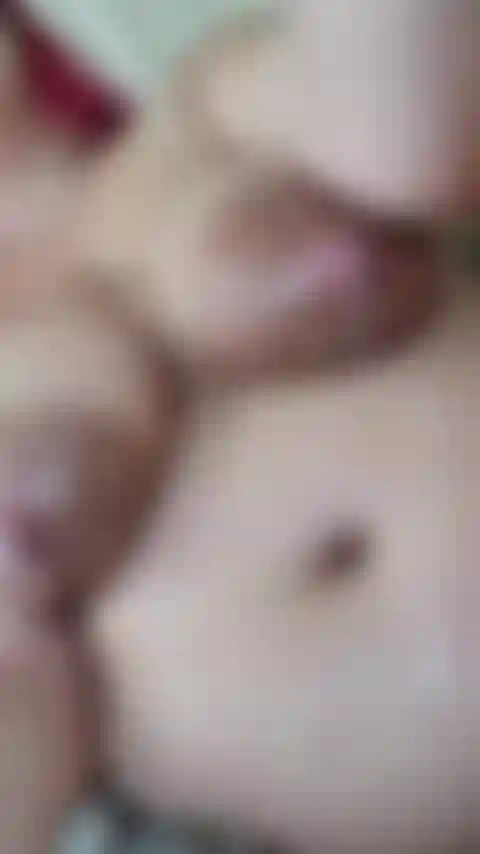 Mira cómo mis tetas gotean automáticamente después de que comenzaron a bajar, ¡súper calientes!