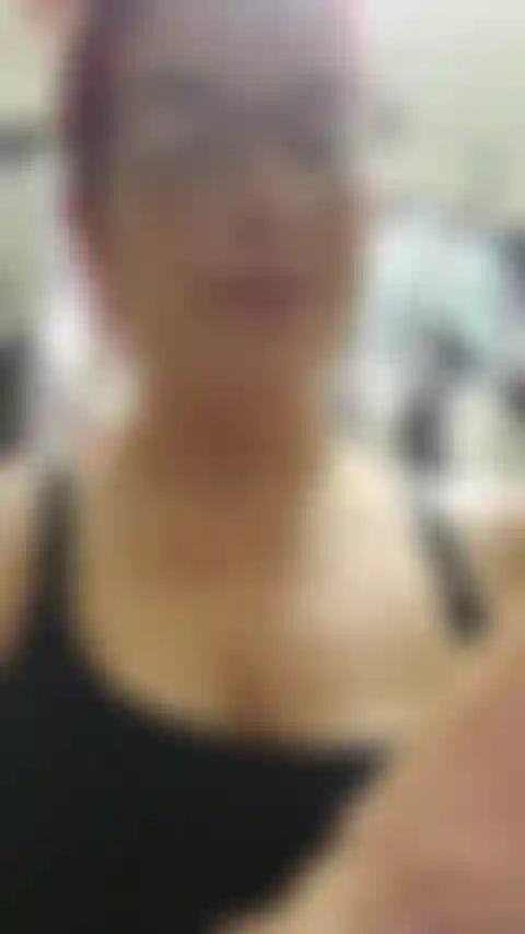 Ver mi consolador de 10 pulgadas siempre me hace correrme tan bien por sí solo, pensé en ver qué pasaba cuando me follaba con él mientras usaba mi vibrador al mismo tiempo, y bueno compruébalo tú mismo! 38 Semanas usando mi juguete grande + vibra violeta - ¡audio!