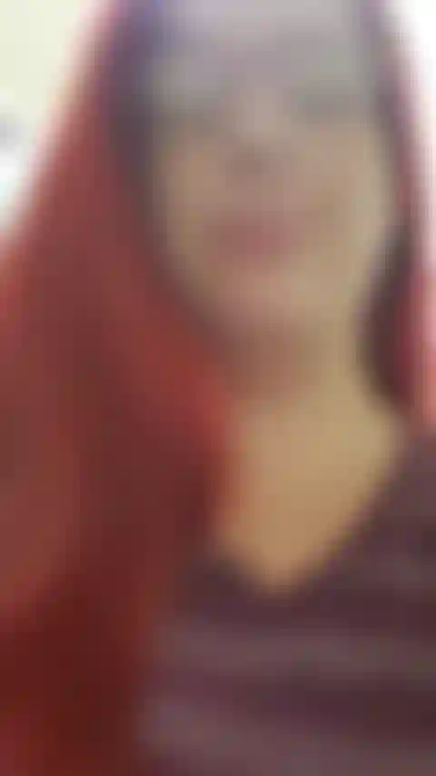 Mido mis areolas y hablo de lo grandes que son. Si te gustan mis areolas y quieres verme medirlas y hablar sobre ellas, ¡disfrutarás de este video audio!