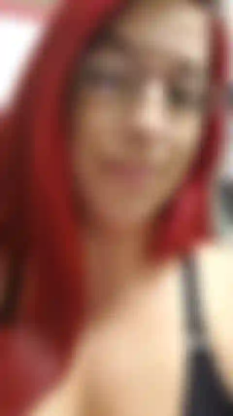 Tu pequeña polla no es lo suficientemente buena para follarme, y mucho menos dejarme embarazada. Perteneces a una jaula mientras me follan varias bbc para que limpies su desastre. ¡29 Semanas de embarazo - audio!