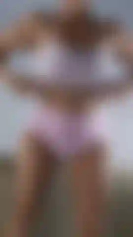 Full standing view showing off my booty, lots of clapping,