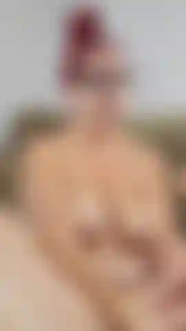 Quieres verme ordeñar tu polla con mi coño apretado y húmedo cuando me corro encima? Te excitas mucho y haces el creampie más grande dentro de mí y luego ves cómo se filtra todo al final! ( Video de consolador squirting!!) ( Audio).