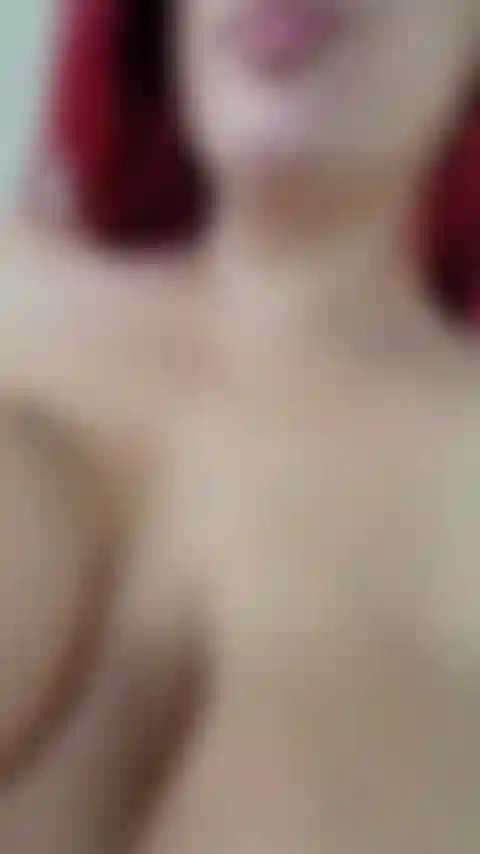 ¡Solo un gusto chupar leche de mis pezones y dejarla correr por mis tetas!