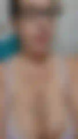 Es nochebuena y el champán fluía deseando que estuvieras conmigo para ayudarme a drenar mis tetas mientras dreno tu polla, hablo sucio mientras juego con mi coño súper mojado y chorreo leche para ti y suplico por tu carga de semen. ( Audio!).