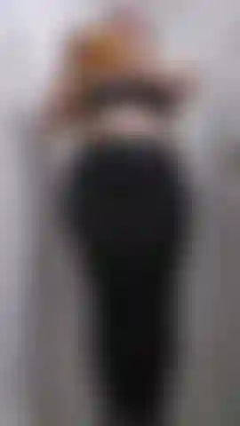 Stripping down with a full head to toe view and teasing you with my thick curvy mombod!! Watch me shake my ass and titties!! (AUDIO!)