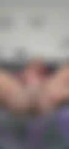 Juguete lamiendo coño gimiendo.