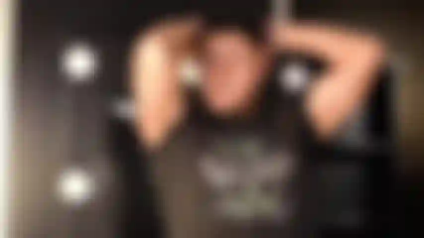 Don't be satisfied with seeing me with my clothes on, dare a little and take them off, even if it's with your thoughts. I'll leave the rest to your imagination.