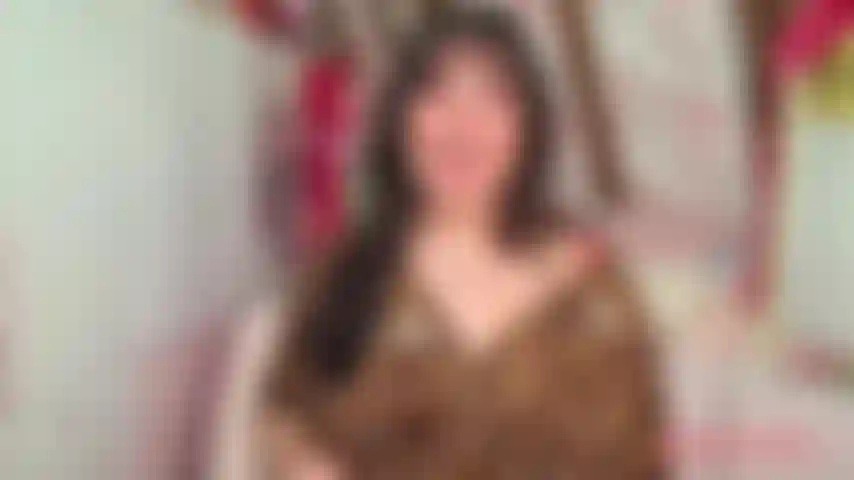 Chica guarrilla de bar todavía no te follará (sph).