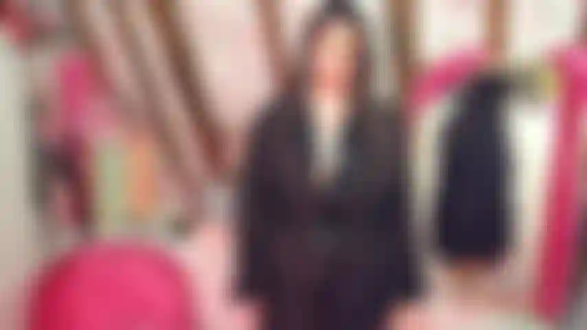 Tu mejor amiga bbw quiere un favor: una provocación en bikini.