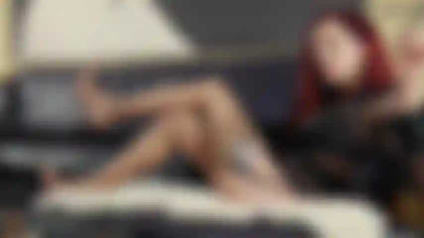 Finslave para la codiciosa diosa rumana.