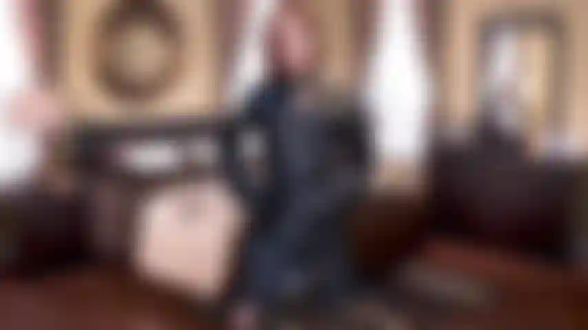 La resistencia es inútil eres mi víctima de chantaje.