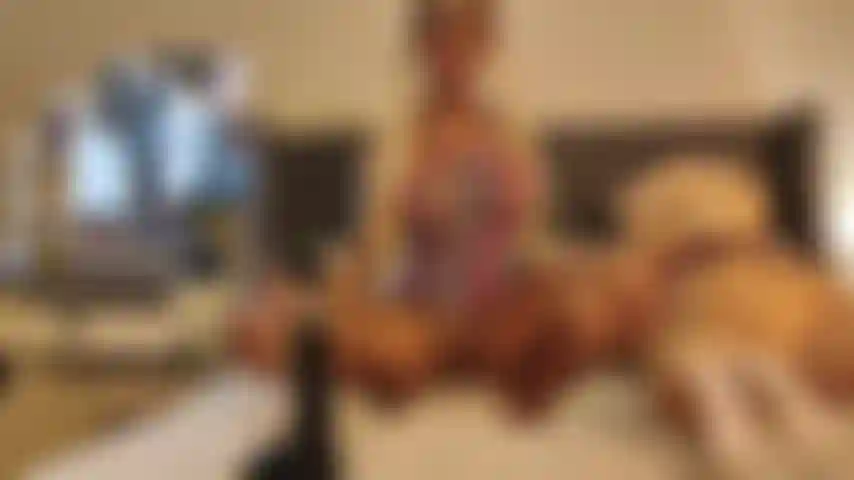 Vestido nuevo para nueva experiencia anal.